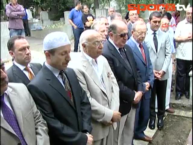 http://cimbomgs.org/ali-sami-yen-mezari-basinda-anildi